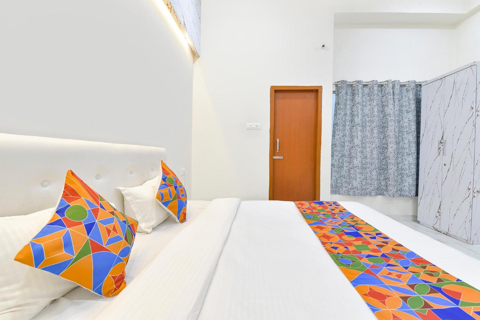 Fabhotel Grand Embassy Indore Exterior foto