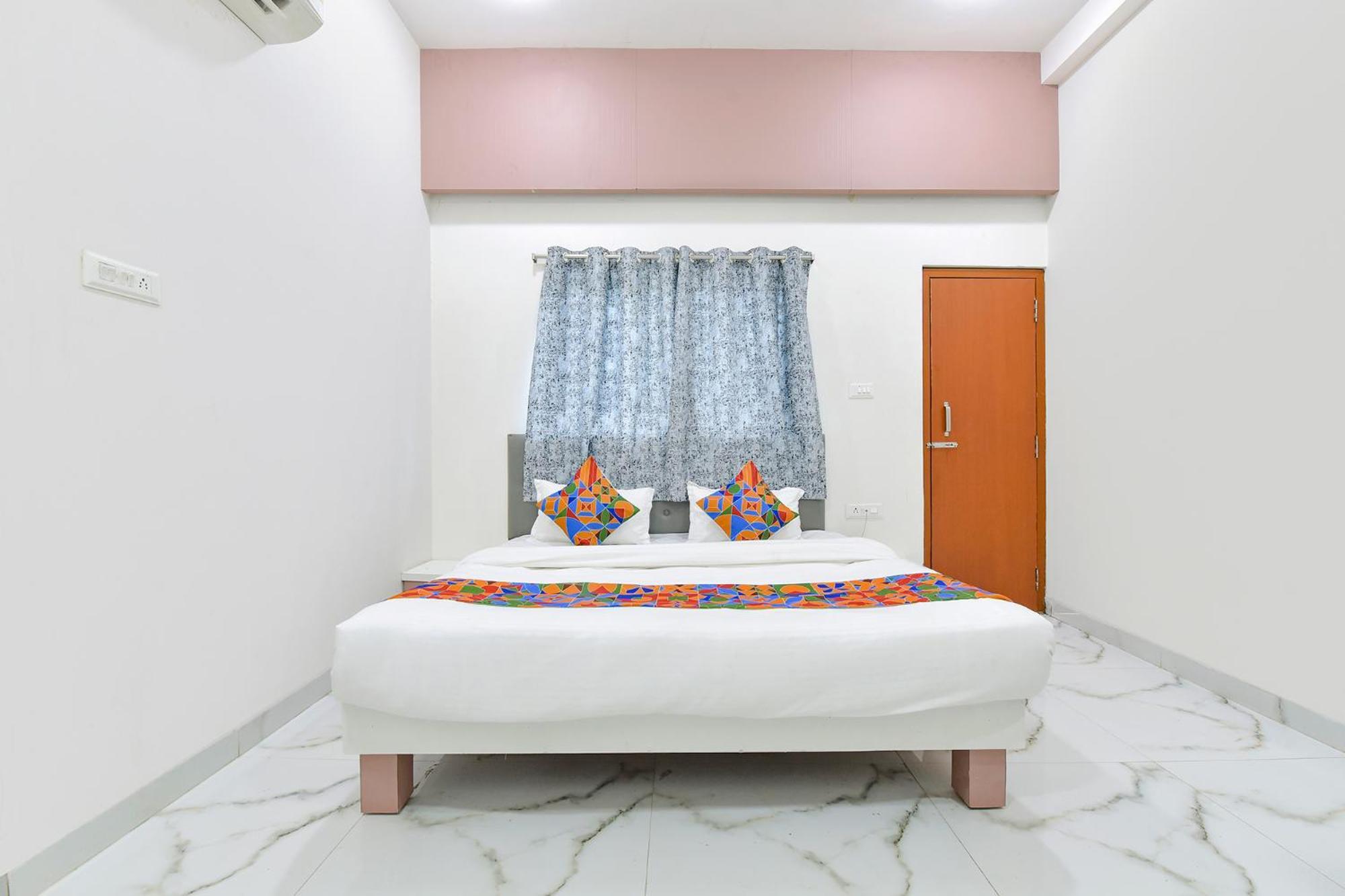 Fabhotel Grand Embassy Indore Exterior foto